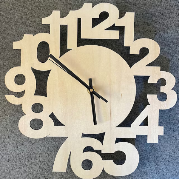Orologio in legno personalizzabile